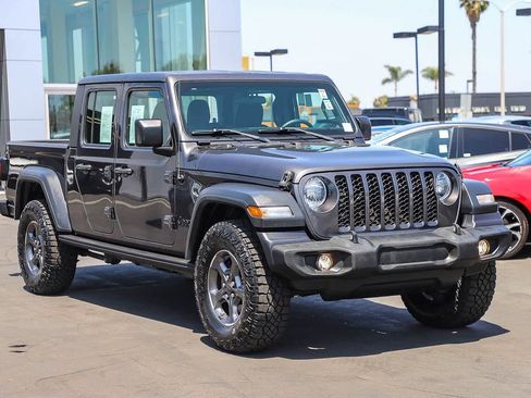 Used 2020 Jeep Gladiator Sport w/ Auxiliary Switch Group AWD/4WD image 3