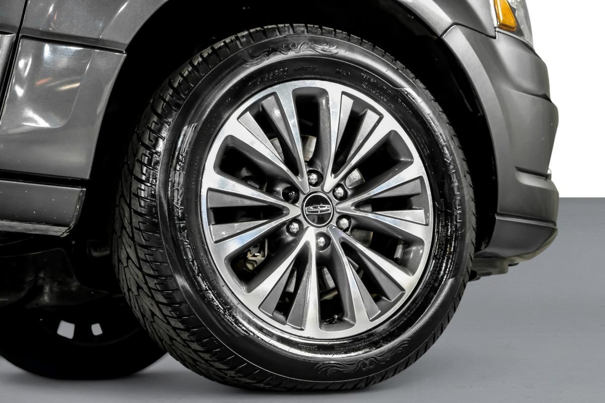 Used 2016 Lincoln Navigator Select RWD image 54