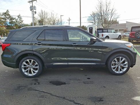 Certified 2022 Ford Explorer Platinum w/ Equipment Group 601A image 4
