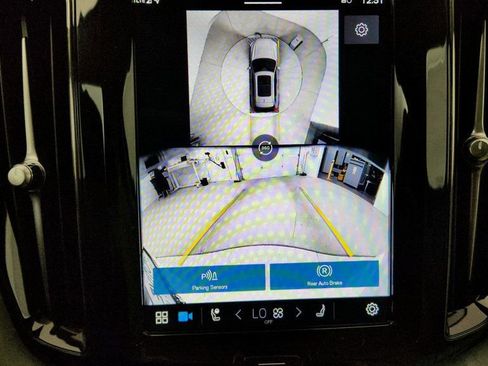 Used 2024 Volvo XC60 T8 Plus image 19