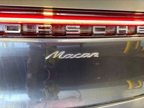 Certified 2026 Porsche Macan AWD/4WD image 35