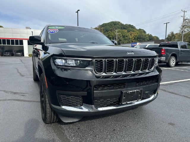 Used 2023 Jeep Grand Cherokee L Laredo AWD/4WD image 18