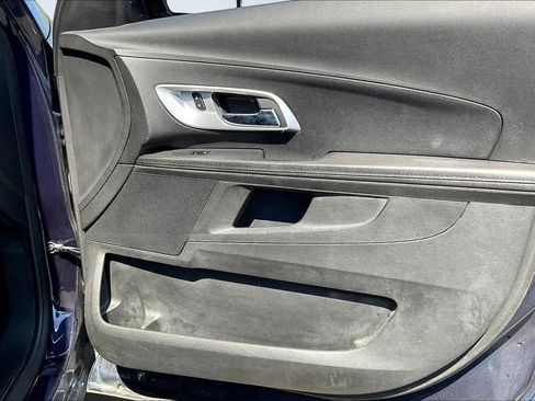 Used 2017 Chevrolet Equinox LS image 23