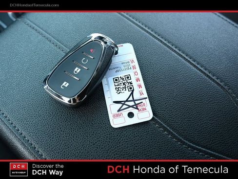 Used 2023 Chevrolet Traverse LT image 11