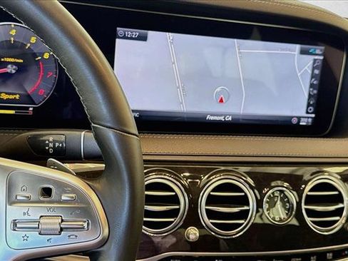 Used 2019 Mercedes-Benz S 560 Sedan image 16
