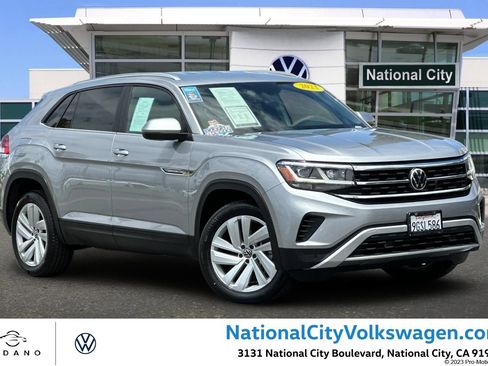 Used 2023 Volkswagen Atlas Cross Sport SE FWD image 1