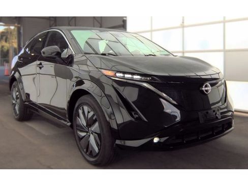 Used 2023 Nissan Ariya FWD image 2