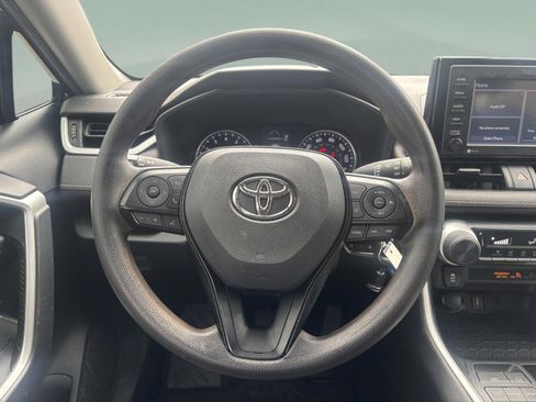 Used 2021 Toyota RAV4 LE FWD image 32