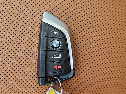 Used 2023 BMW 330i Sedan w/ M Sport Package image 36