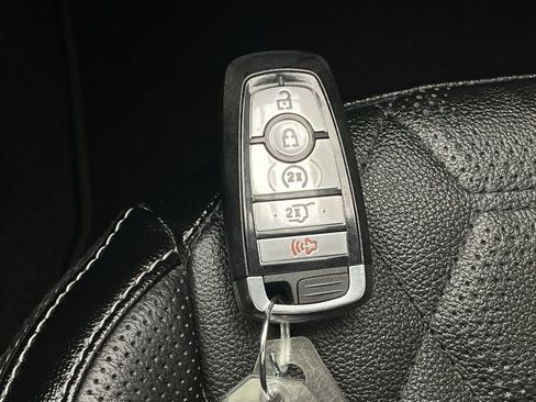 Certified 2024 Ford Escape Platinum w/ Premium Technology Package image 27