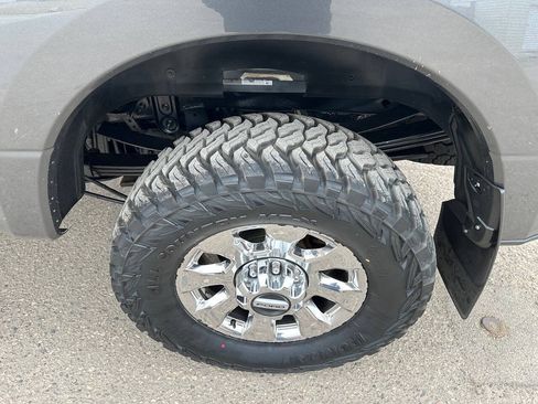 Used 2017 Ford F250 Lariat w/ FX4 Off-Road Package AWD/4WD image 12