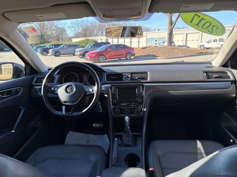 Used 2017 Volkswagen Passat 1.8T R-Line image 40