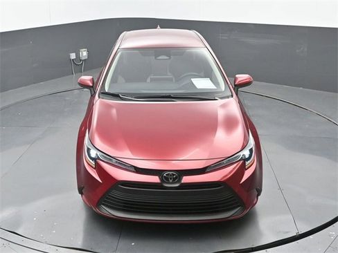 Used 2025 Toyota Corolla LE image 29