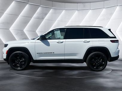 Used 2023 Jeep Grand Cherokee Limited w/ Black Appearance Package