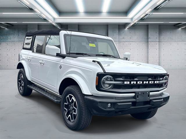 Used 2023 Ford Bronco Outer Banks AWD/4WD image 3