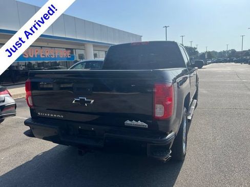 Used 2017 Chevrolet Silverado 1500 High Country RWD image 8