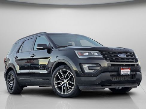 Used 2016 Ford Explorer Sport w/ Equipment Group 401A image 2