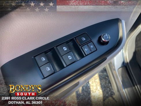 Used 2019 Toyota Highlander FWD V6 image 8