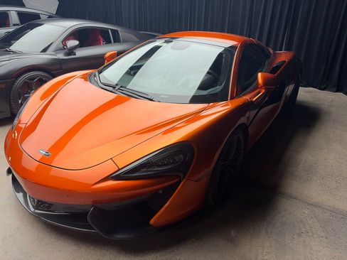 Used 2019 McLaren 570S Spider RWD image 3