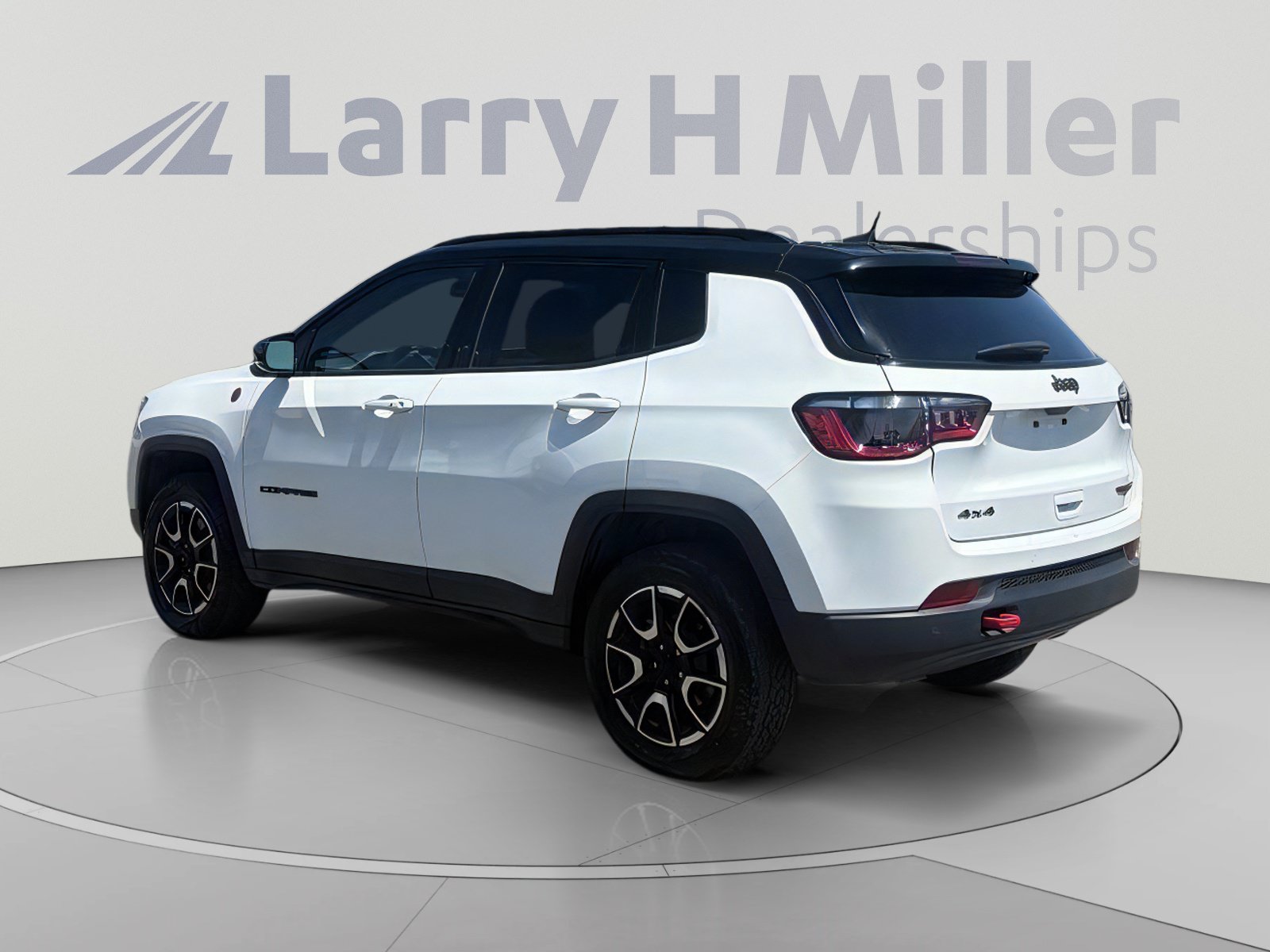 Certified 2024 Jeep Compass Trailhawk AWD/4WD image 4