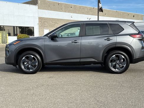 Certified 2025 Nissan Rogue SV AWD/4WD image 9