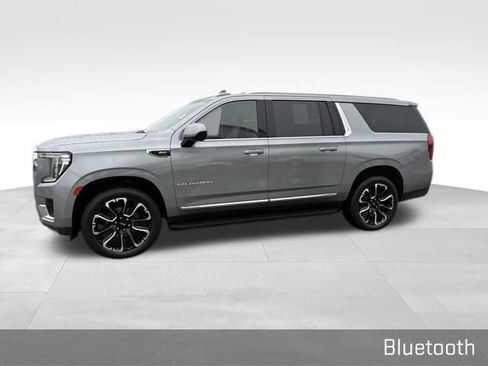 Used 2023 GMC Yukon XL SLT AWD/4WD image 7