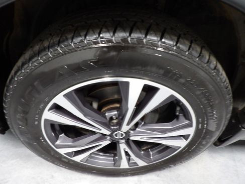 Used 2019 Nissan Rogue SV w/ Premium Package AWD/4WD image 24