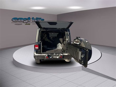 Certified 2021 Jeep Wrangler Unlimited Sahara image 6