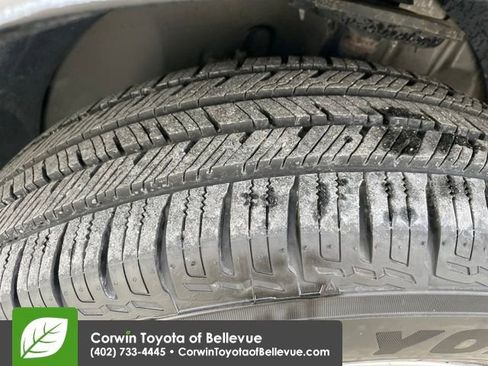 Used 2017 Chevrolet Equinox LT w/ Convenience Package image 26