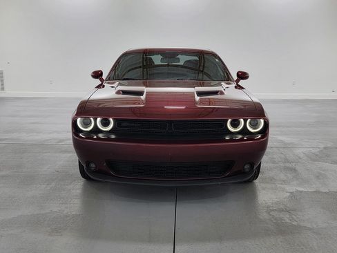 Used 2020 Dodge Challenger SXT w/ Blacktop Package RWD image 3