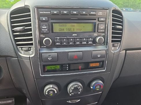 Used 2007 Kia Sorento 4WD w/ Sport Pkg image 11