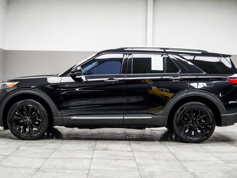 Used 2022 Ford Explorer Limited w/ Equipment Group 301A image 10