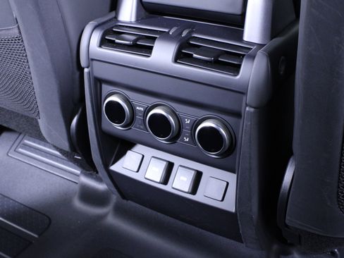 Used 2024 Land Rover Defender 110 S image 15