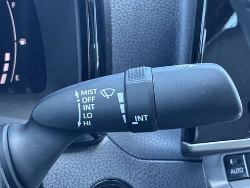 Used 2025 Toyota Camry SE w/ Convenience Package image 26