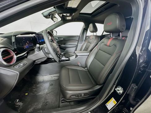 New 2026 Chevrolet Trax RS w/ Sunroof Package image 21