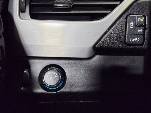 Used 2018 GMC Yukon XL SLT image 41