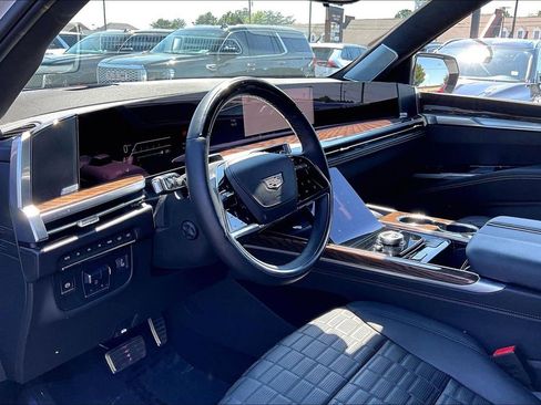 Certified 2025 Cadillac Escalade Sport Platinum AWD/4WD image 17
