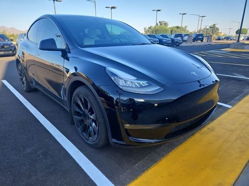 Used 2021 Tesla Model Y Long Range AWD/4WD image 2