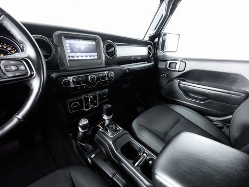 Used 2023 Jeep Wrangler Sport image 32