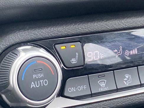 Used 2024 Nissan Versa SR w/ Trunk Package image 7