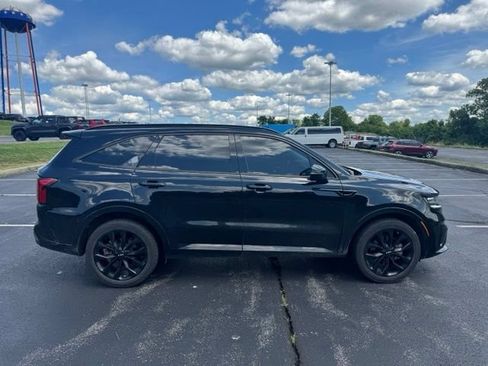Used 2023 Kia Sorento SX FWD image 2