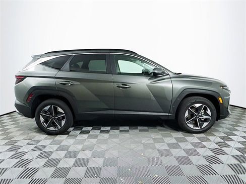 Certified 2025 Hyundai Tucson SEL image 8