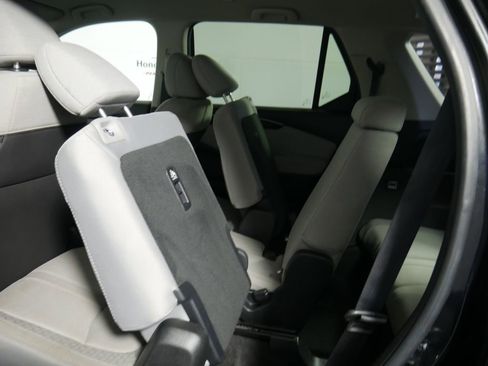 Used 2023 Honda Pilot LX image 12
