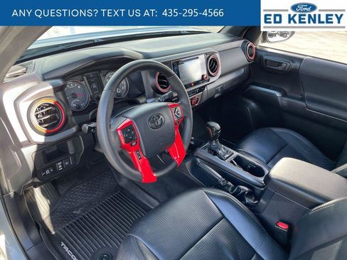 Used 2019 Toyota Tacoma TRD Off-Road image 4