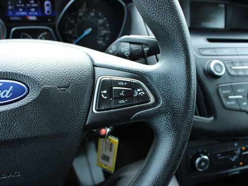 Used 2017 Ford Focus S image 25