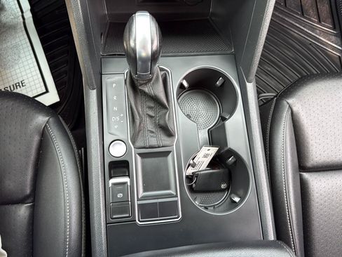 Used 2019 Volkswagen Atlas SE w/ Towing Package FWD image 13
