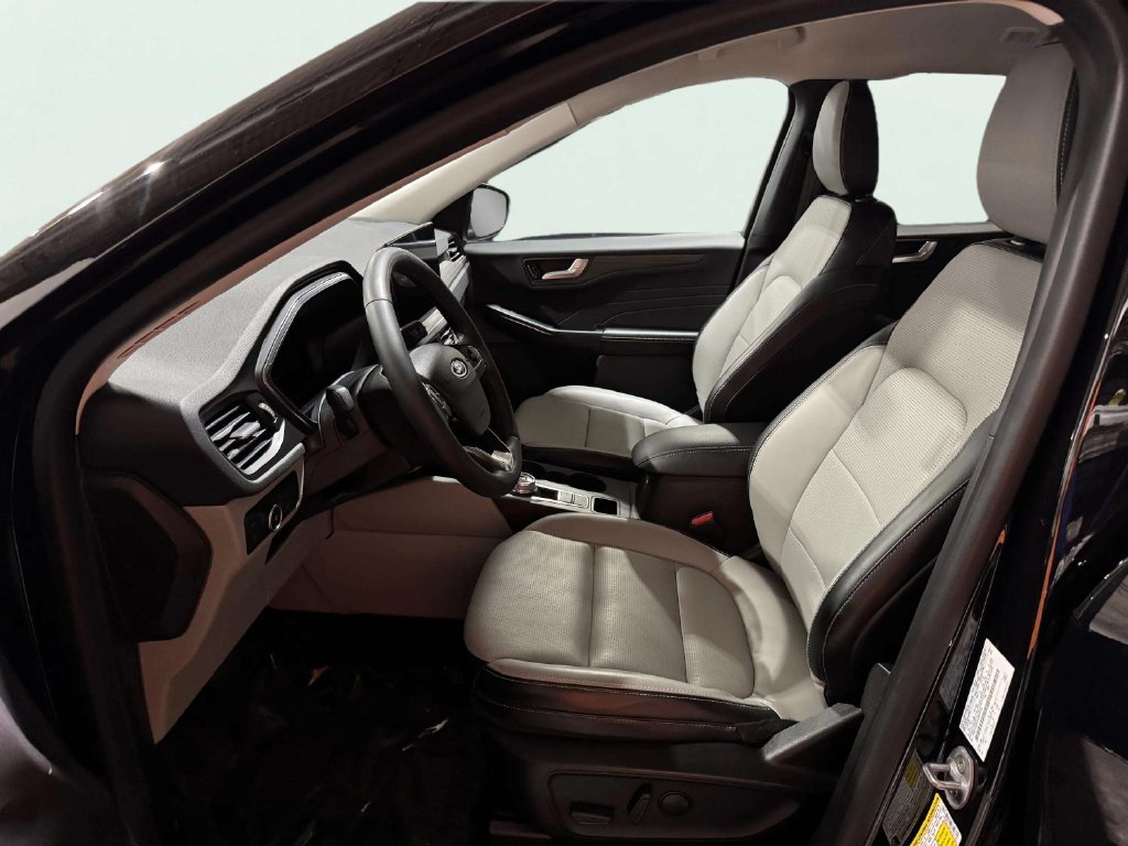 Used 2023 Ford Escape Platinum AWD/4WD image 22