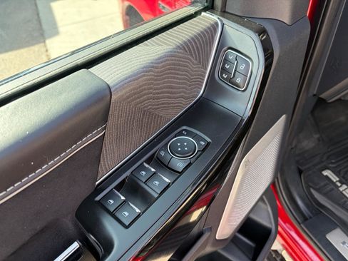 Used 2023 Ford F150 Lightning Platinum image 10