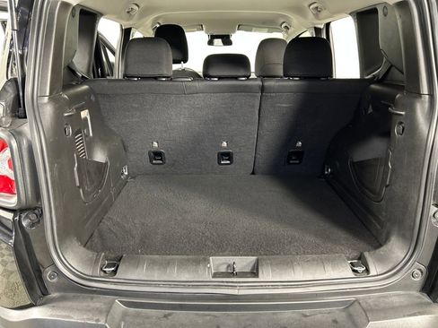 Used 2023 Jeep Renegade Latitude image 19