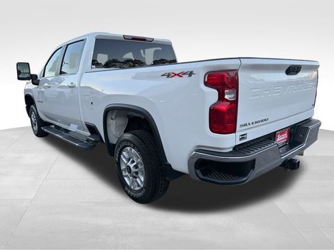 Used 2024 Chevrolet Silverado 2500 LT image 3